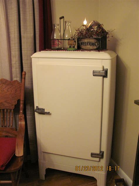 1920 metal ice box|old fashioned ice box fridge.